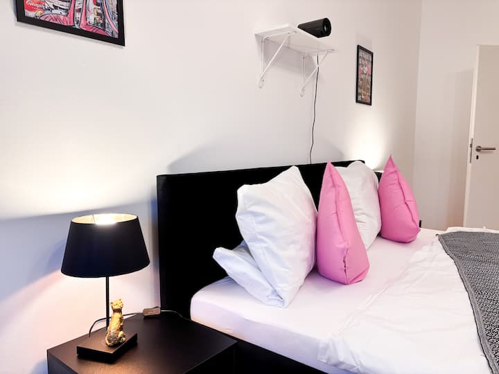 Много удобно легло