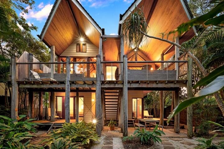 Tallow Beach Tree House – Footsteps to the beach. gallery image 4