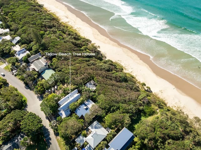 Tallow Beach Tree House – Footsteps to the beach.