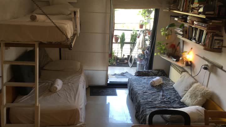 Kitnet em Chacarita com piscina no terraço