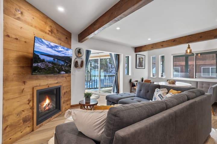 Ski In/out | Hot Tub & Slopeside Views | Sleeps 4 - Zephyr Cove, NV
