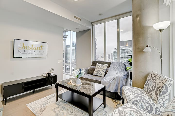 The Skyline Retreat by Instant Suites | Parking