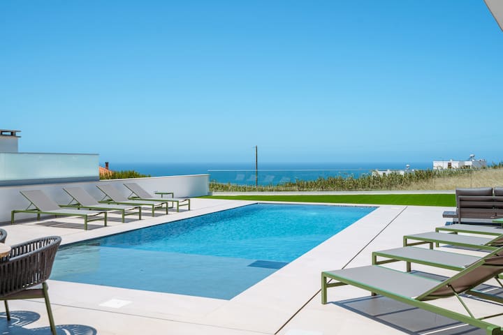 Casa Caracol, with a panoramic ocean view