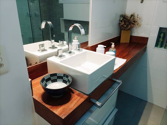 Refúgio Humaitá – 2 Quartos – 10min de Copacabana! gallery image 3