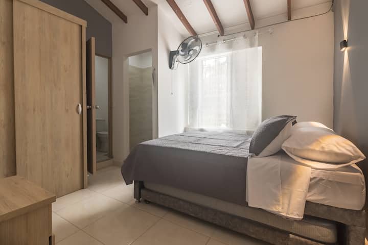 საძინებელი 1