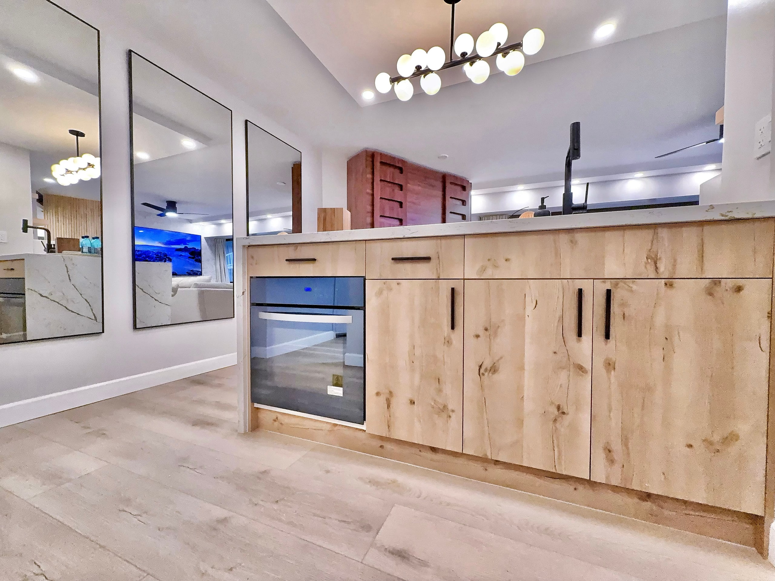 Financial District 1BR-Fully Renovated w/Parking - Image 25