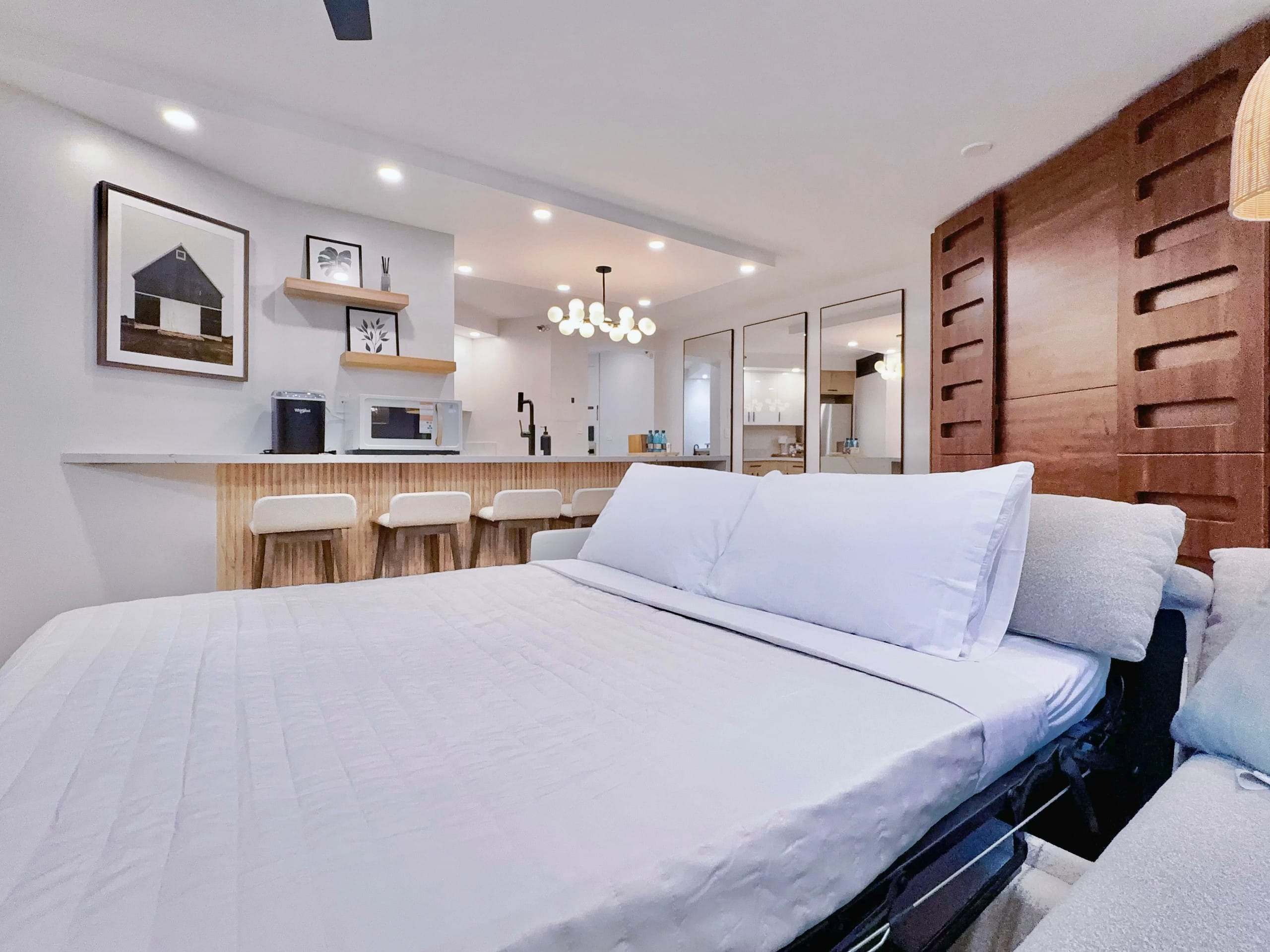 Financial District 1BR-Fully Renovated w/Parking - Image 12