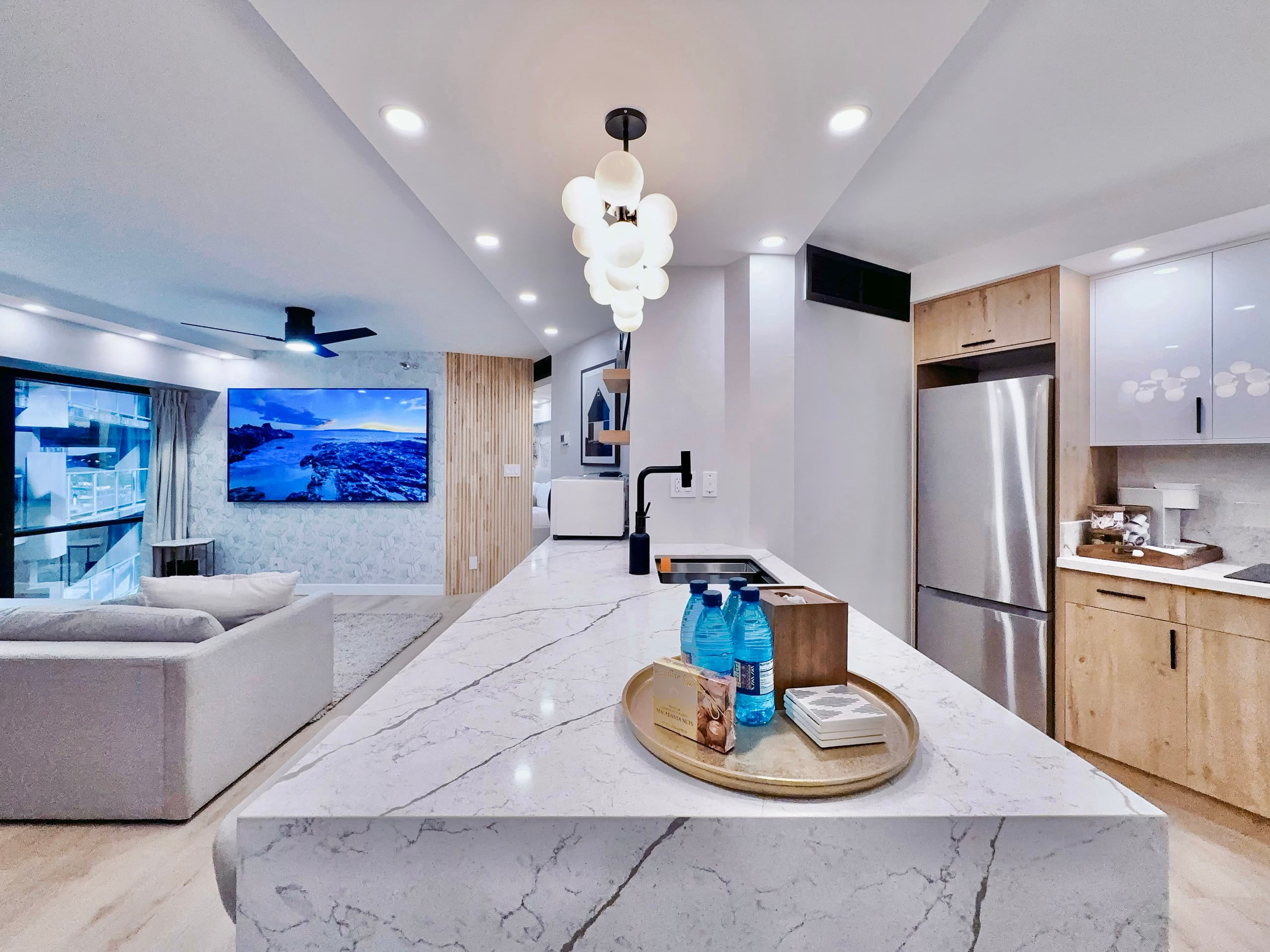 Financial District 1BR-Fully Renovated w/Parking - Image 17