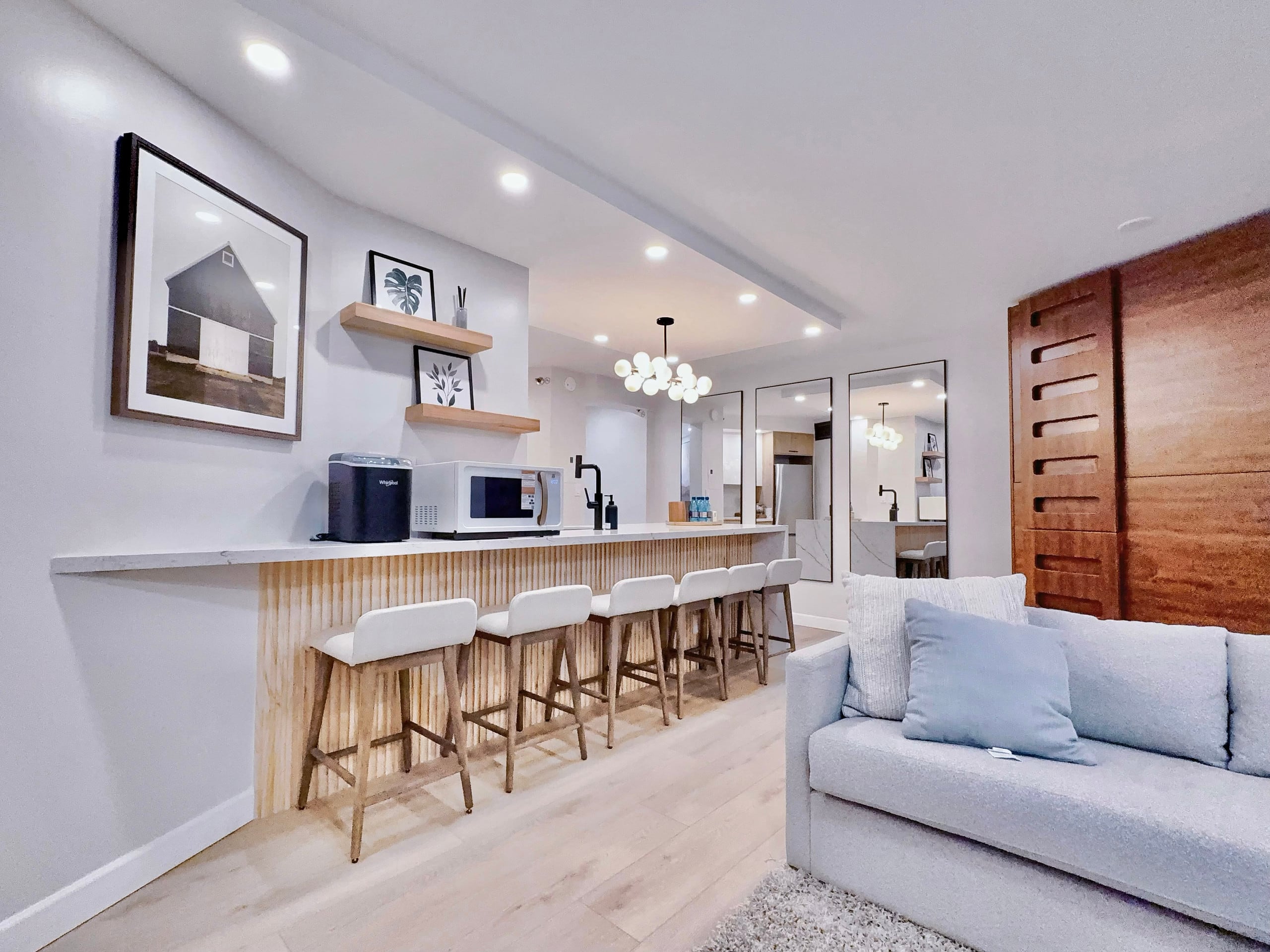Financial District 1BR-Fully Renovated w/Parking - Image 5