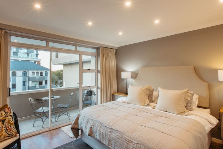 Elegant Apartment with Parking