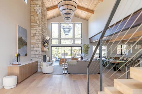 *New Build 2025* Luxury Rental, sleeps 14