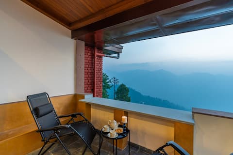 2BR Elm-Elysium Estate W/inhouse meals/Hillview