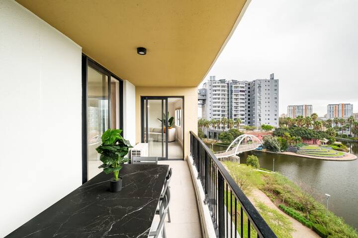 Belina – Waters Edge Premier gallery image 4