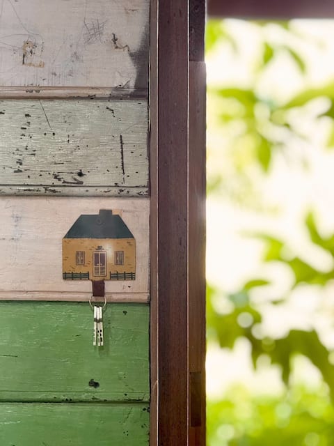 Green Slumber : A cozy cottage home