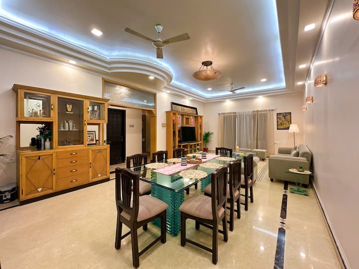 Vaayu Villa 3bhk •Near Assi • Bhu • 4500+ Sqft - Varanasi
