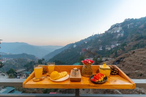 IOI Grandeur Abode:3BHK 8 people