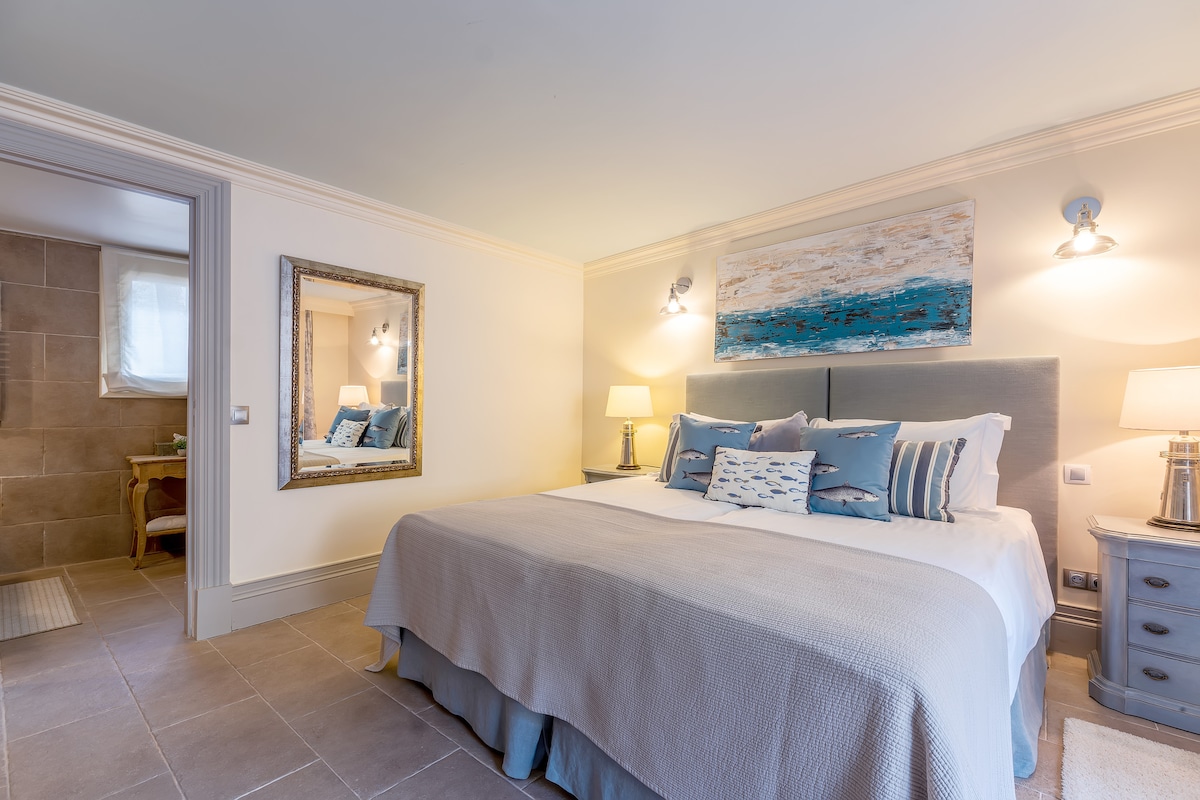 Villa Kerida - Luxury Waterfront Estate 3