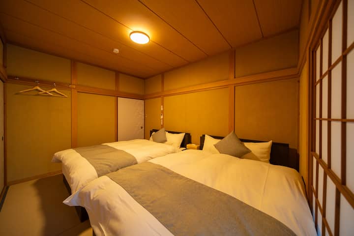 Chambre de style japonais au 1er étage/2 lits doubles