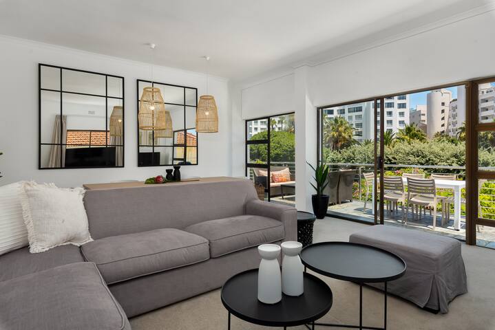 Bantry Bay Bliss | Access to Beach & Saunders Pool gallery image 2