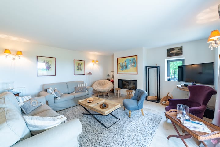 Divane të rehatshme, ambient ideal për t 'u çlodhur
