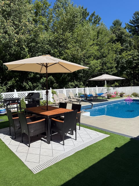 Lake George Getaway w/Pool and space for 12