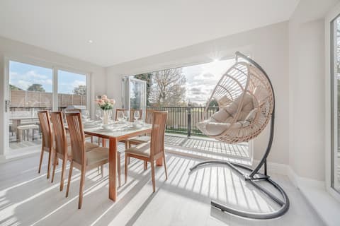 Luxury New Build 5-Bed Bungalow-Long Stay Discount