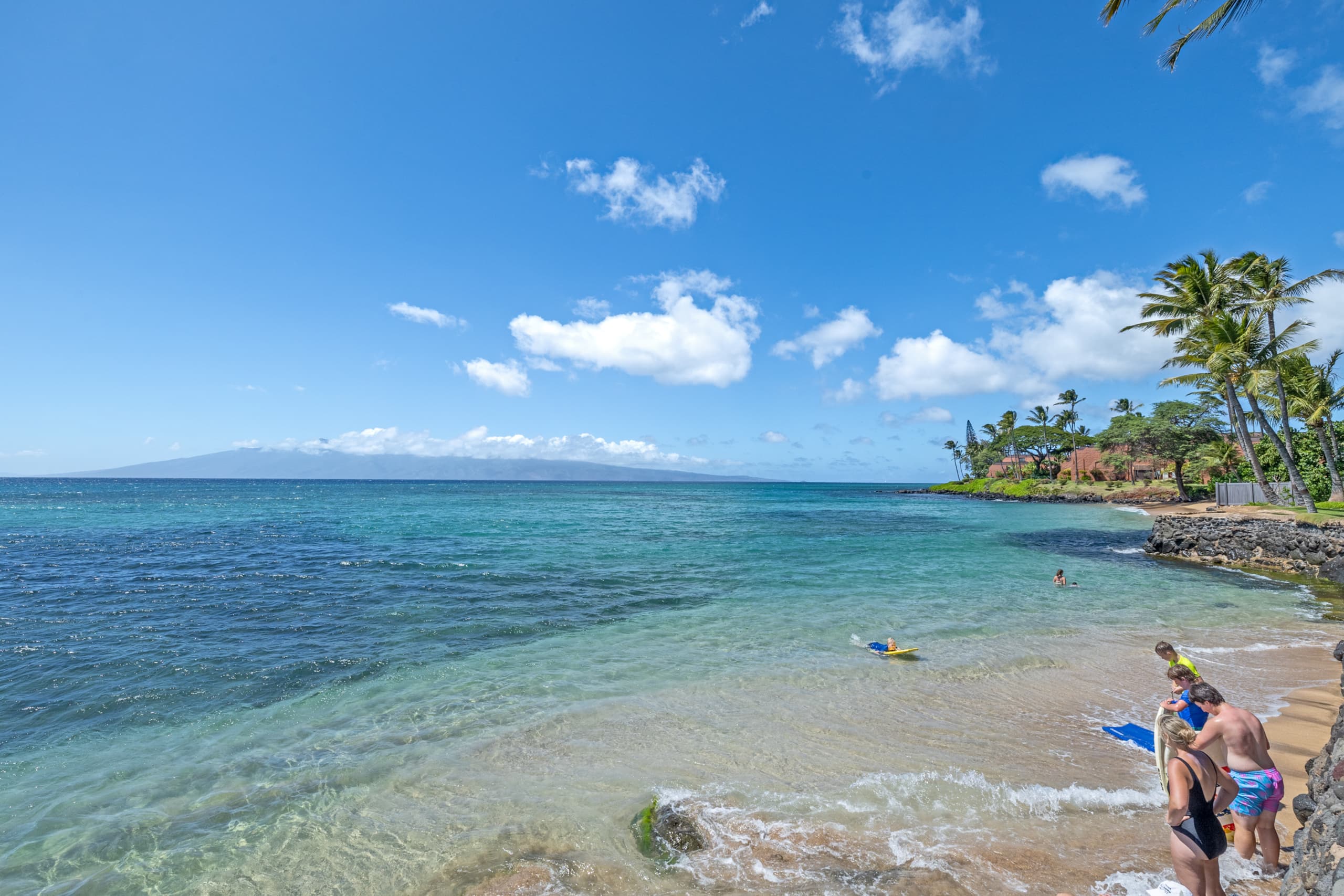 Condo in Lahaina · ★4.94 · 1 bedroom · 2 beds · 1 bath - Image 10