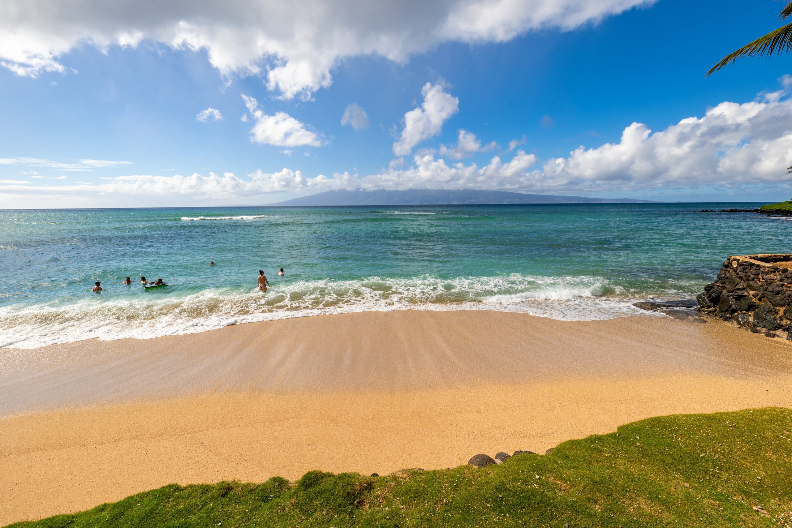 Condo in Lahaina · ★4.94 · 1 bedroom · 2 beds · 1 bath - Image 5