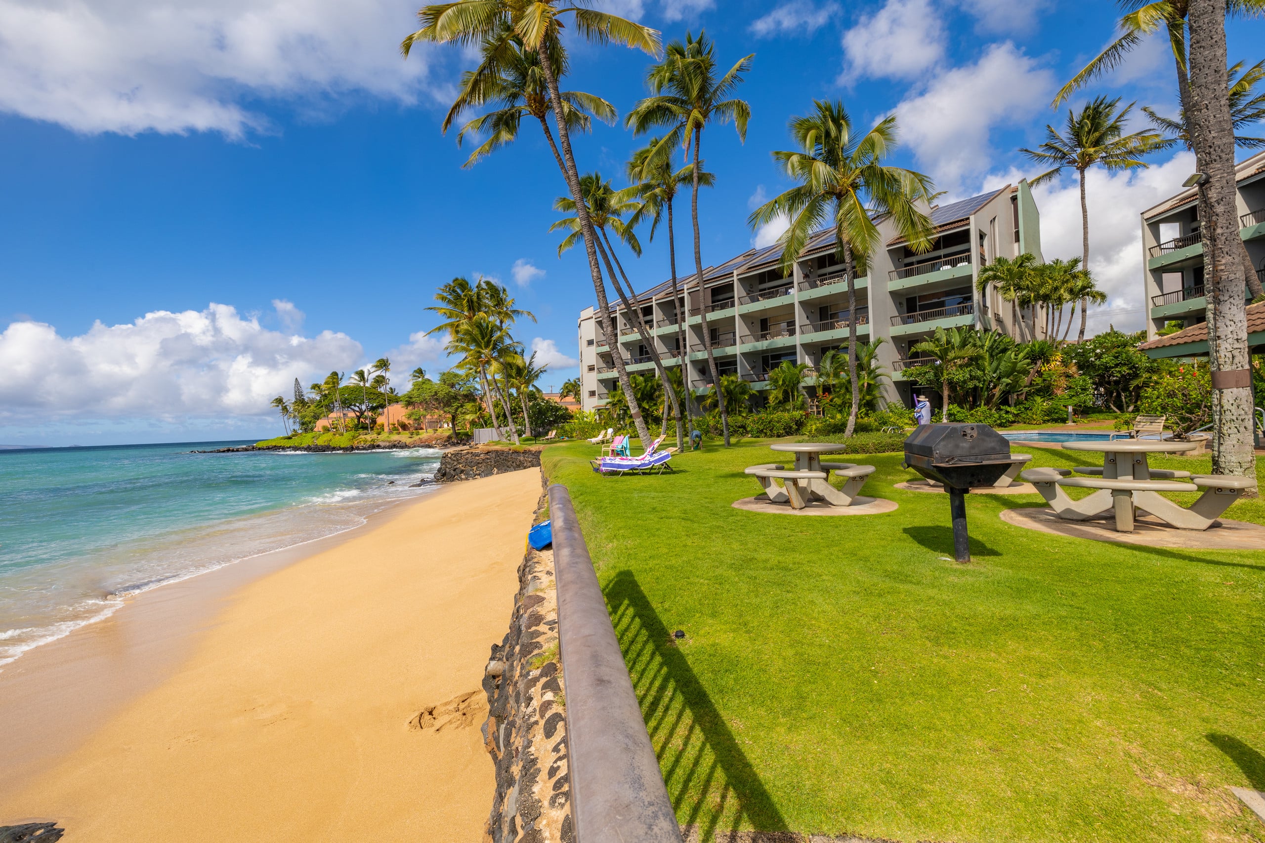 Condo in Lahaina · ★4.94 · 1 bedroom · 2 beds · 1 bath - Image 7