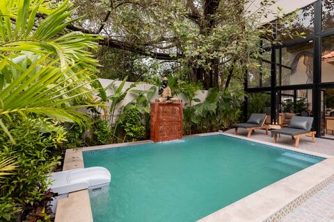 Luxe 6BHK Glasshouse Private Pool Villa | Jacuzzi