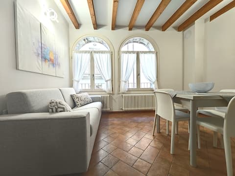 (Clusone historic center) Three-room apartment + Jacuzzi