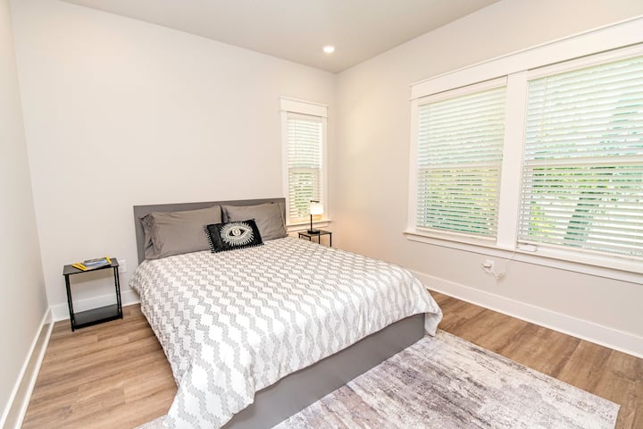 Სტუმრების საძინებელი/საძინებელი №2, საწოლი დიდი ზომის