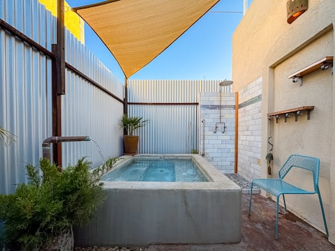 Soak in Style @ TheHistoricHoosier: Mesquite Suite