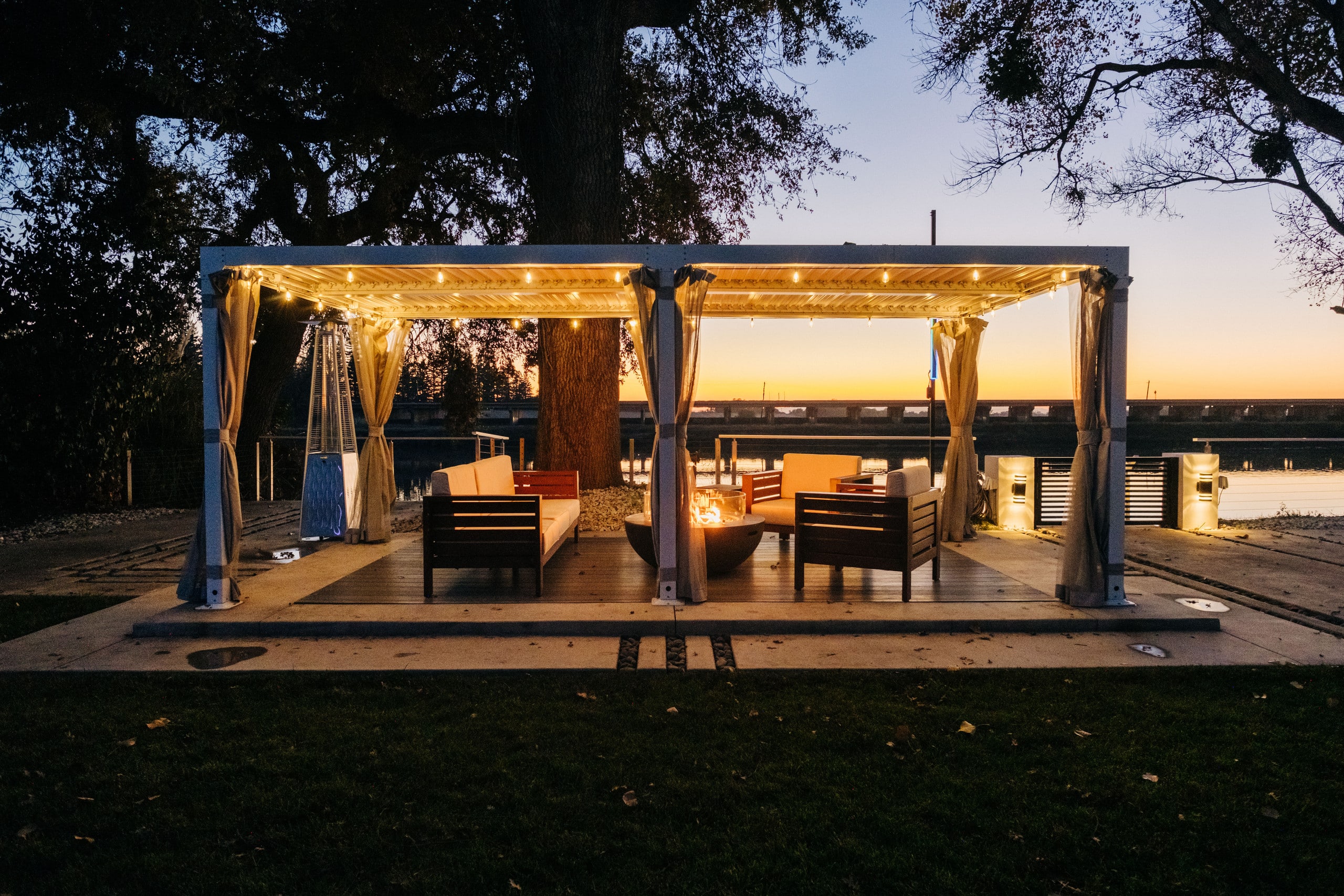 Spaceship Riverfront Home with Private Dock - Photo 278