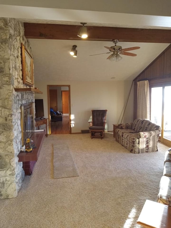 Beautifull Brick Home  W/sunroom - Norfolk, NE