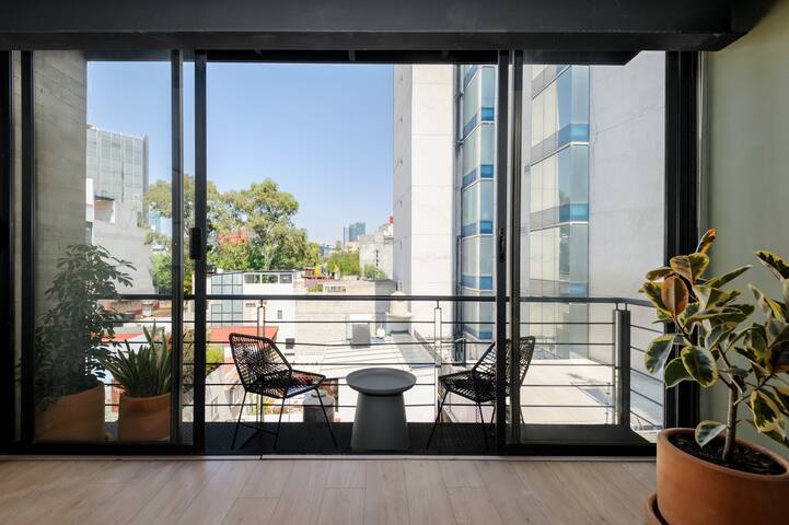 Lovely Apt in Iconic & tranquil Amsterdam Street gallery image 4