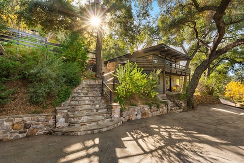 Top Airbnb: The Poet's Perch - Topanga in Topanga