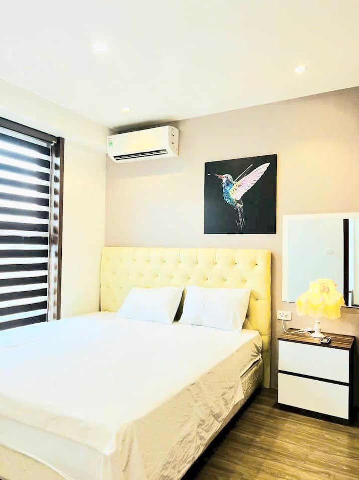 Oddýchnite si v pohodlí – manželská posteľ, čistá posteľná bielizeň a klimatizácia