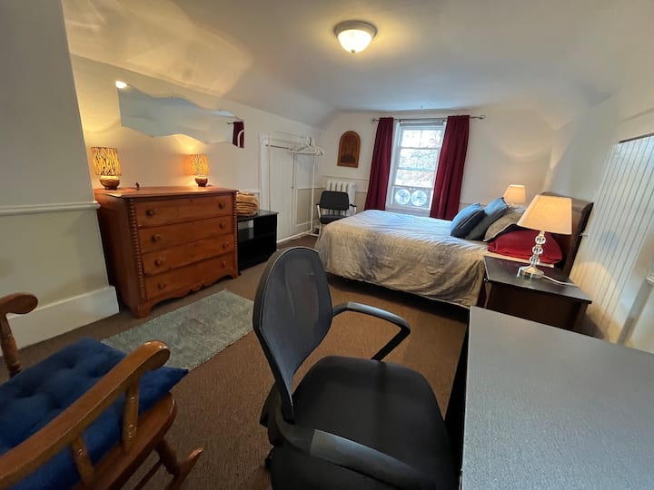 1 Bedroom/share Kit/baths - Great Location! - Halifax