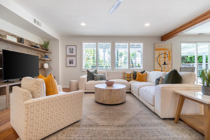 Crowne Hill - Pet Friendly, Large Yard & Swim Spa - Temecula, CA