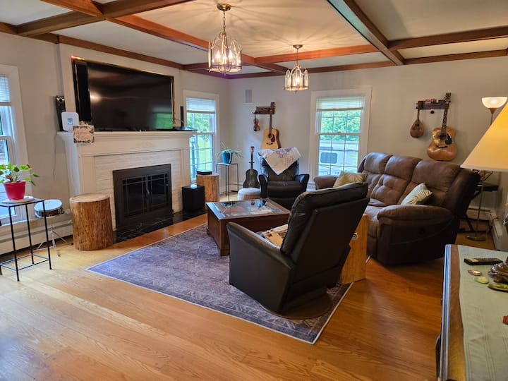 Mt Summit Lake Lodge - New Castle, IN