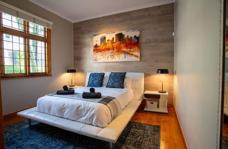 Bantry Bay Luxury gallery image 4