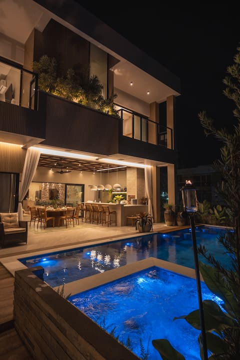 “Casa Pura Vida”
The Caribbean Beach of S America