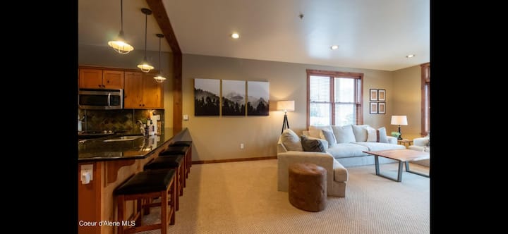 Luxury Ground Floor Walk-out Unit At The Ridge! - Kellogg, ID