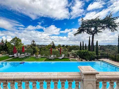 5BR Estate w/ Pool, BBQ, KTV, Near Stanford