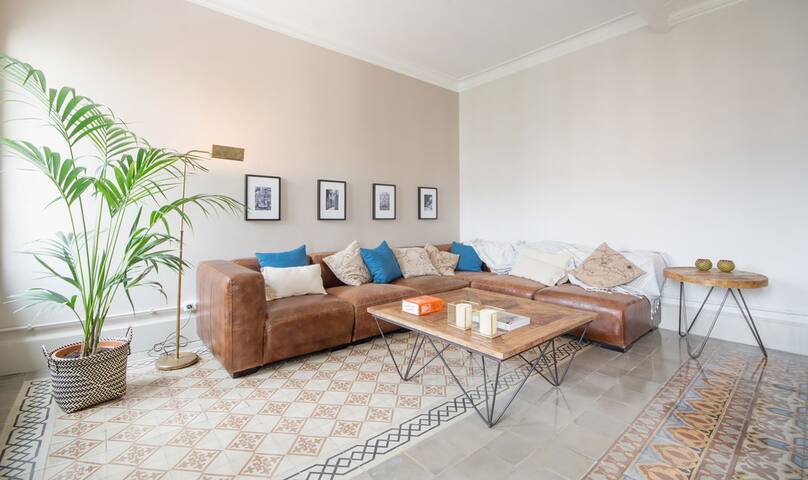 Three Bedroom Apartment Carrer Tamarit You Stylish gallery image 4