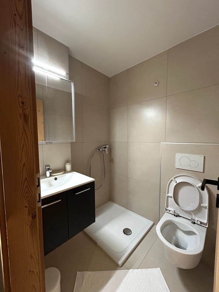 Studio Moderne Et Cosy Avec Piscine Et Sauna - Crans-Montana