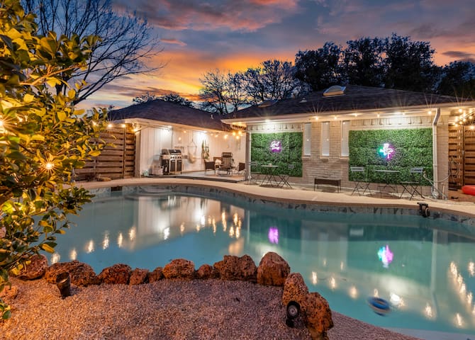 Mini Golf | Pool | Game room | Stylish & Spacious