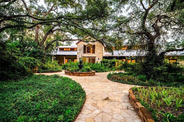 Casadecas at Hudson Bend Ranch – Weddings & Events gallery image 2