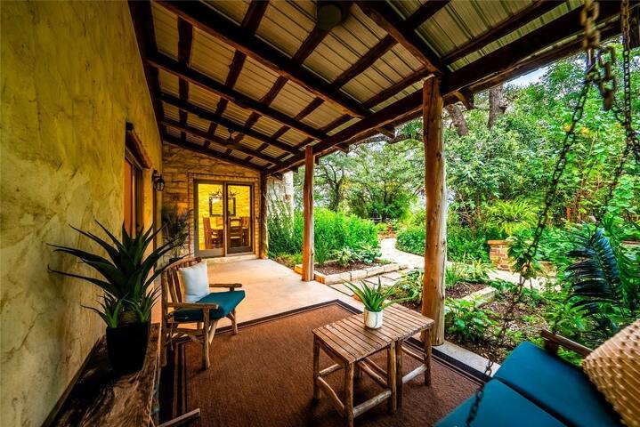 Casadecas at Hudson Bend Ranch – Weddings & Events gallery image 5